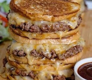 Thumbnail for Homemade Patty Melt with Creamy Secret Sauce